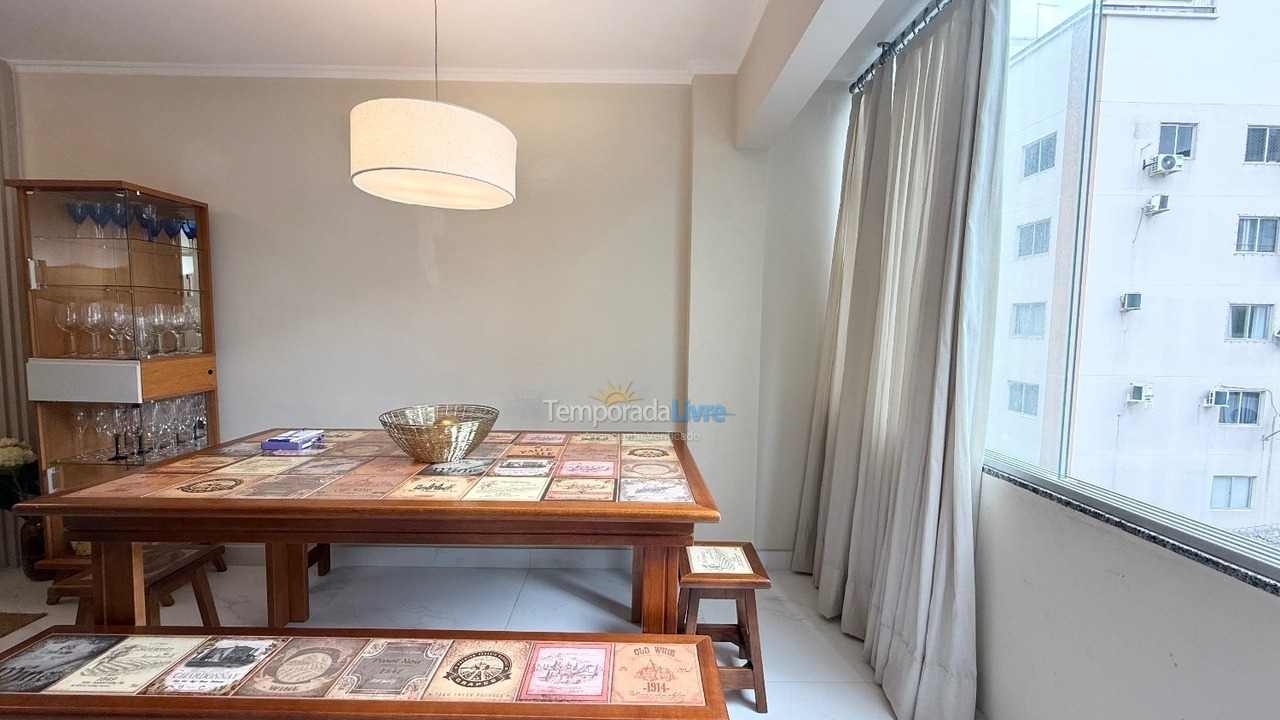 Apartamento para aluguel de temporada em Balneário Camboriú (Praia Central)
