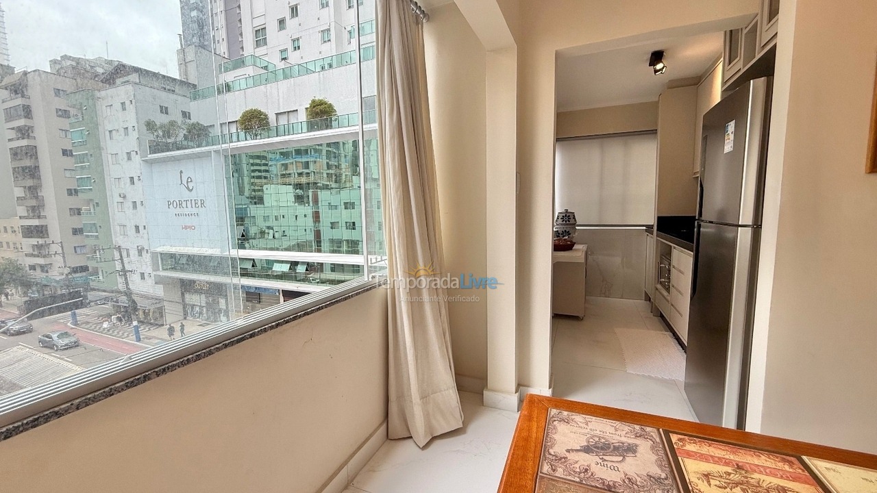Apartamento para aluguel de temporada em Balneário Camboriú (Praia Central)
