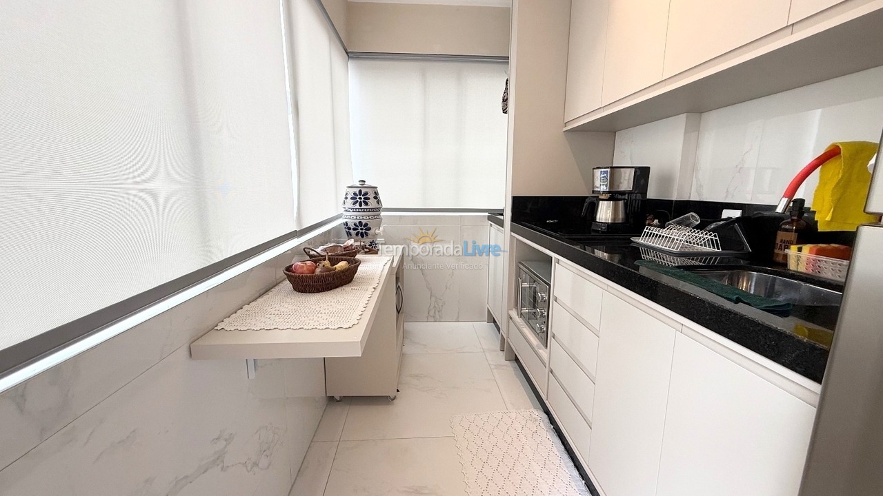 Apartamento para aluguel de temporada em Balneário Camboriú (Praia Central)