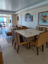 Apartamento finamente amueblado y decorado.