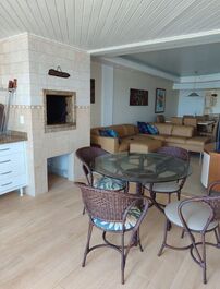 Apartamento finamente amueblado y decorado.