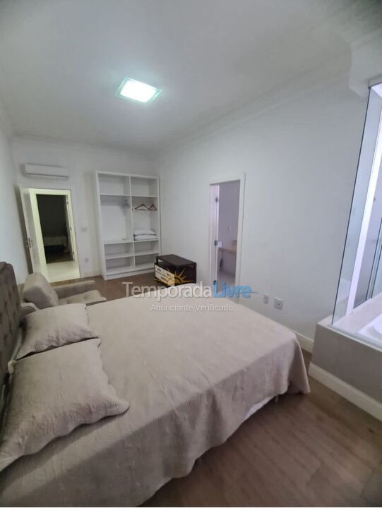 Apartment for vacation rental in Itapema (Meia Praia)