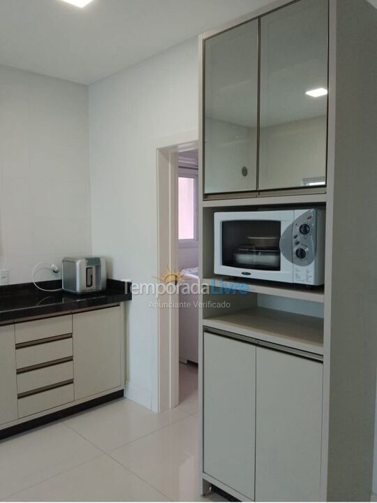 Apartment for vacation rental in Itapema (Meia Praia)