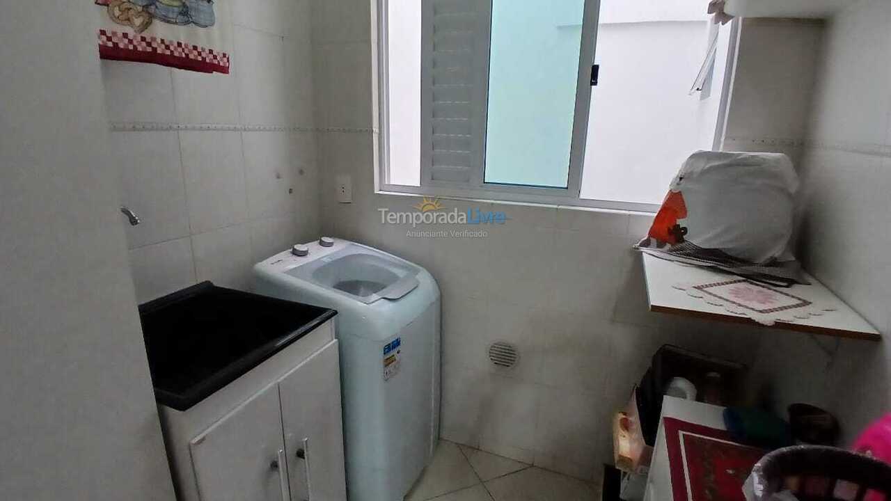 Apartamento para aluguel de temporada em Itapema (Meia Praia)
