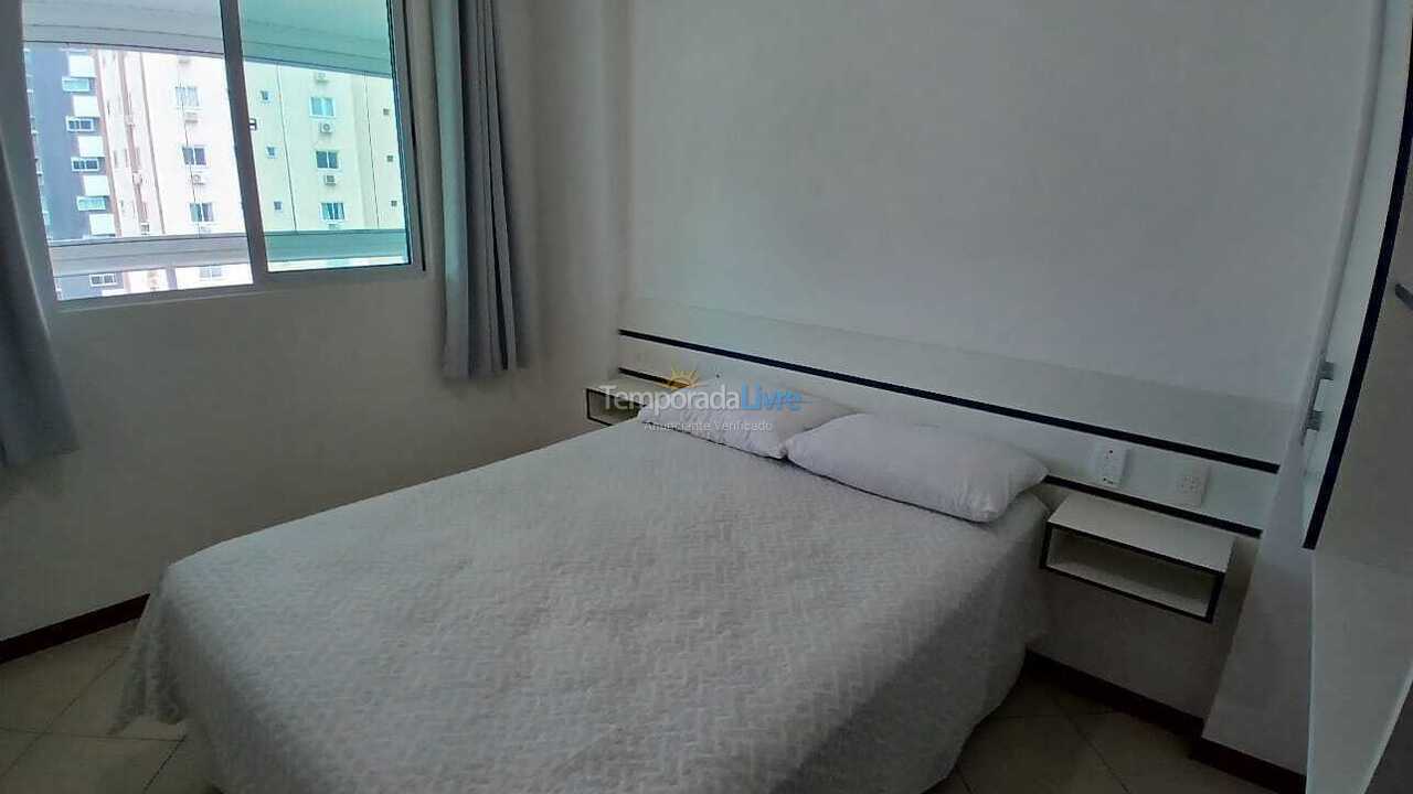 Apartamento para aluguel de temporada em Itapema (Meia Praia)