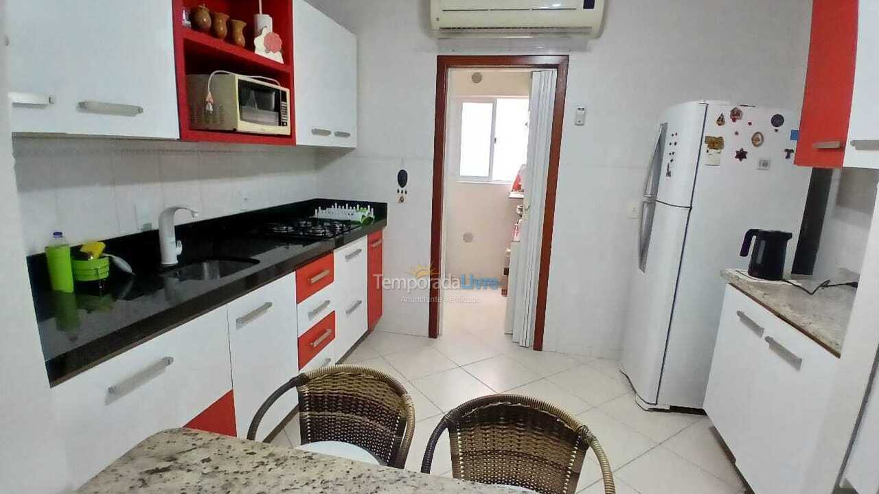 Apartamento para aluguel de temporada em Itapema (Meia Praia)