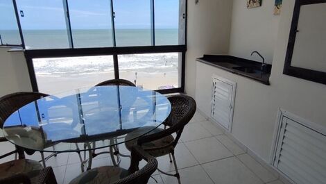 Excelente apartamento frente mar