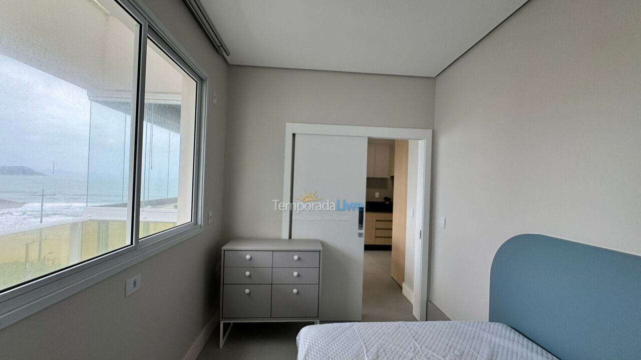 Apartamento para aluguel de temporada em Governador Celso Ramos (Praia Grande)