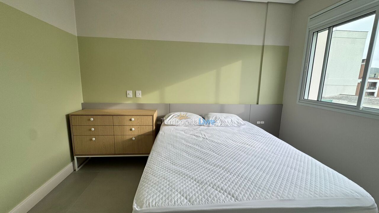 Apartamento para aluguel de temporada em Governador Celso Ramos (Praia Grande)