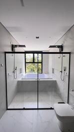 Casa moderna recién inaugurada, 5 suites y completas instalaciones de ocio en Riviera