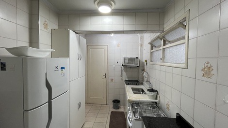 Cozinha visto da área de serviço 