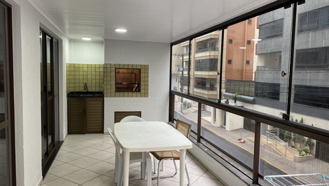 Apartamento há 160 metros da praia