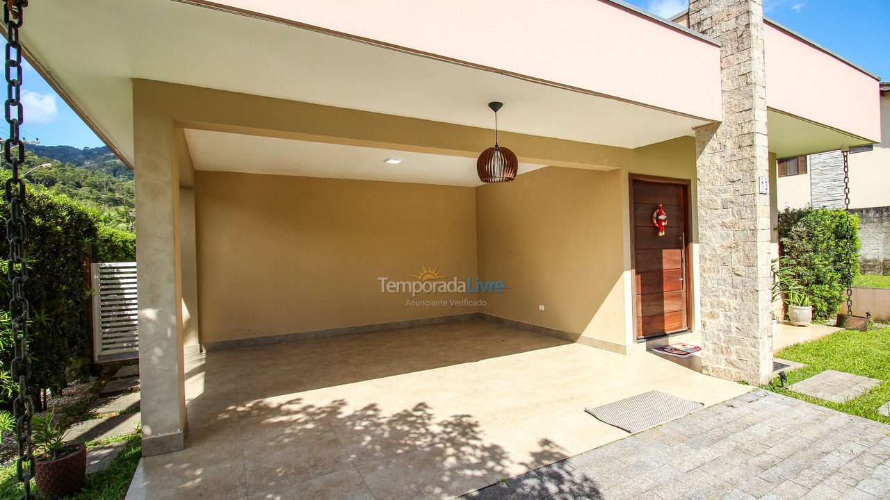 Casa para aluguel de temporada em Ubatuba (Horto Florestal)