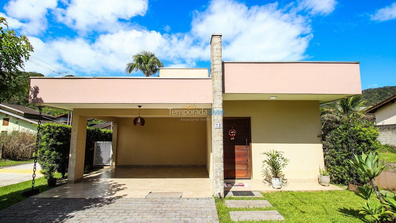 Casa para aluguel de temporada em Ubatuba (Horto Florestal)