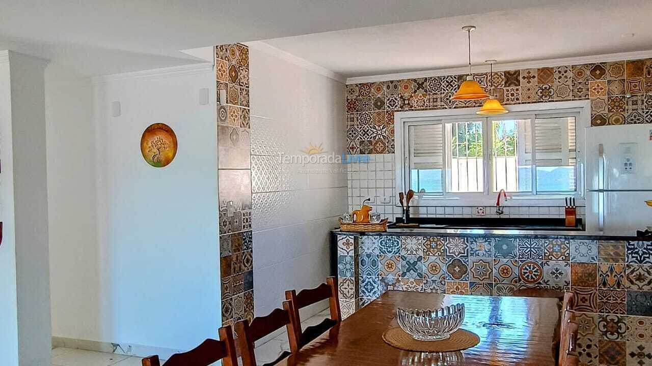 Casa para aluguel de temporada em Bombinhas (Morrinhos)