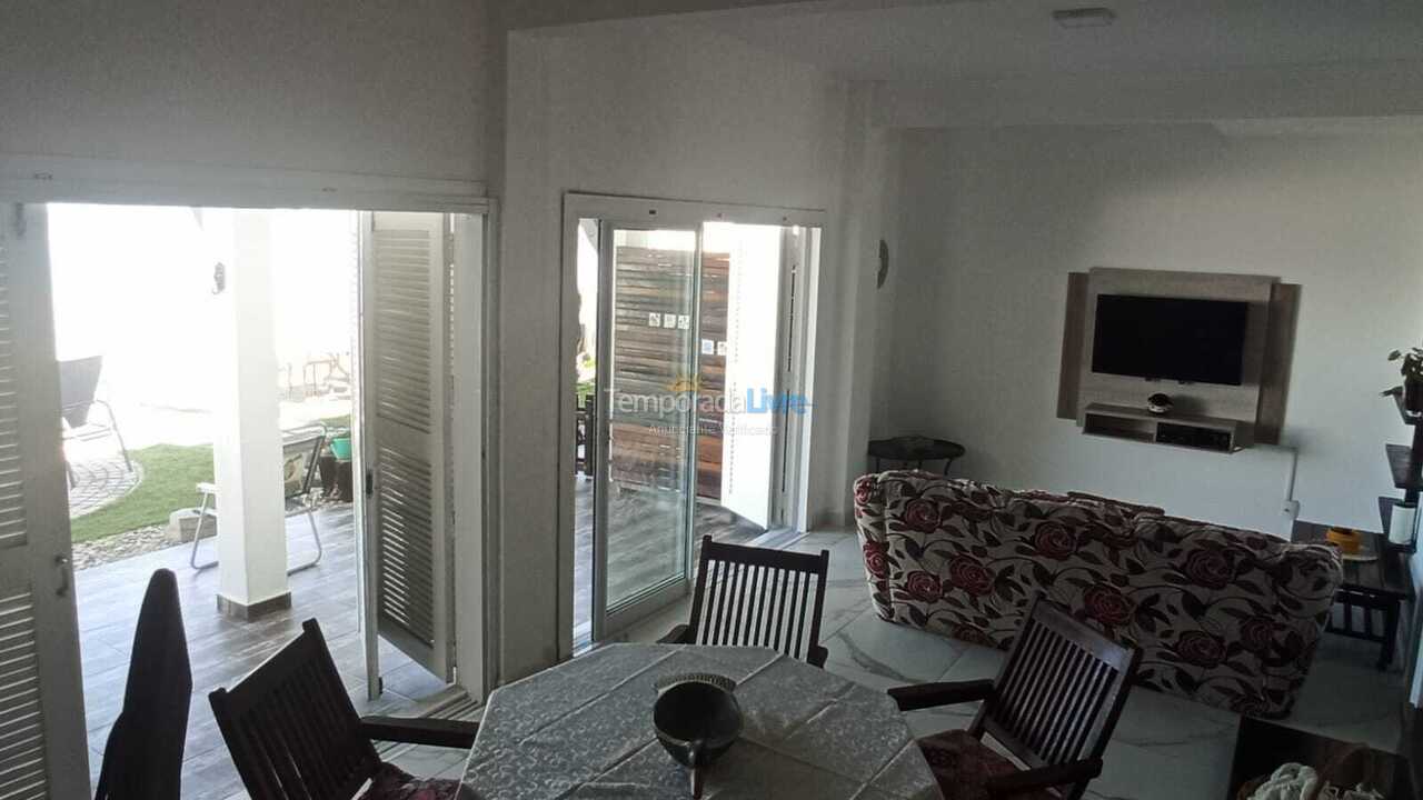 Casa para aluguel de temporada em Bombinhas (Morrinhos)