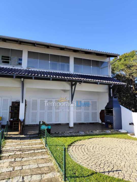 Casa para aluguel de temporada em Bombinhas (Morrinhos)