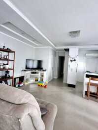 Apartment with 1 suite and 2 bedrooms on the second block.