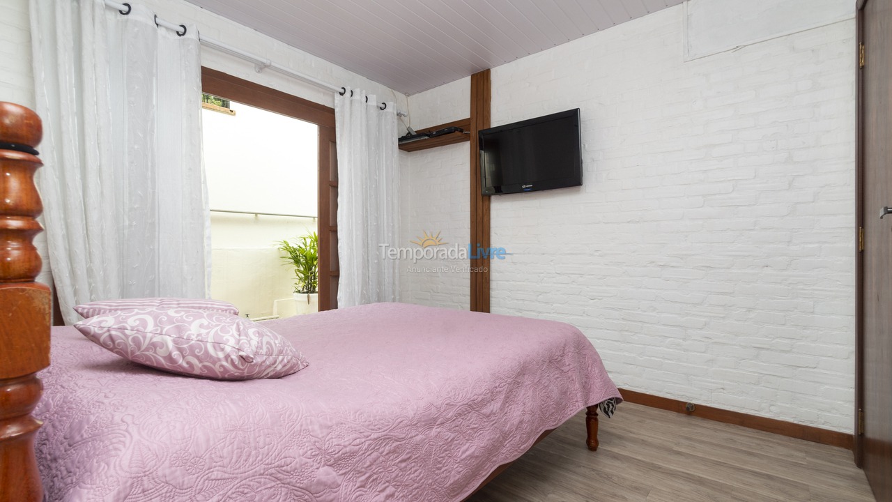 Casa para aluguel de temporada em Porto Belo (Centro)