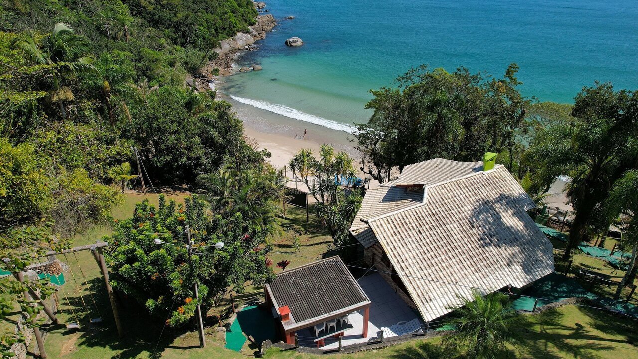 Casa para aluguel de temporada em Porto Belo (Araca)
