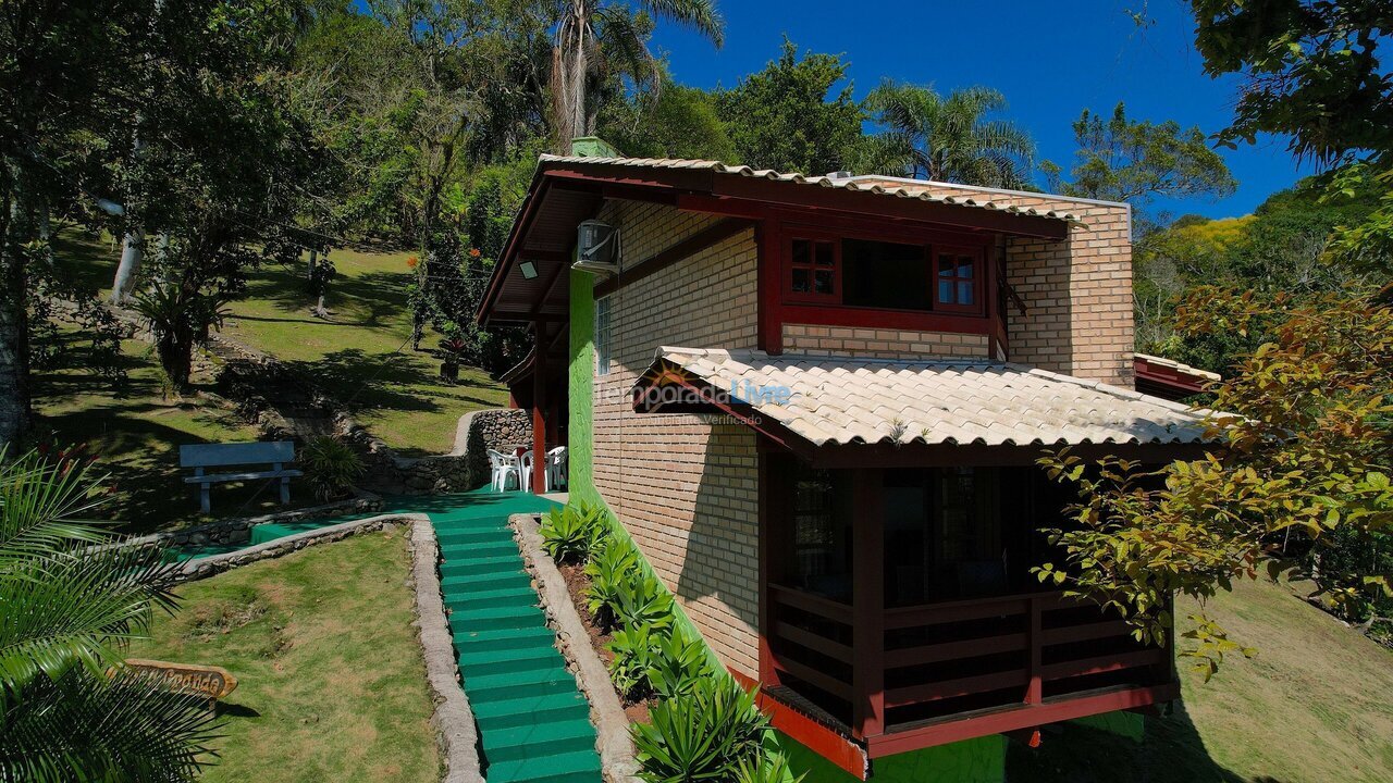 Casa para aluguel de temporada em Porto Belo (Araca)