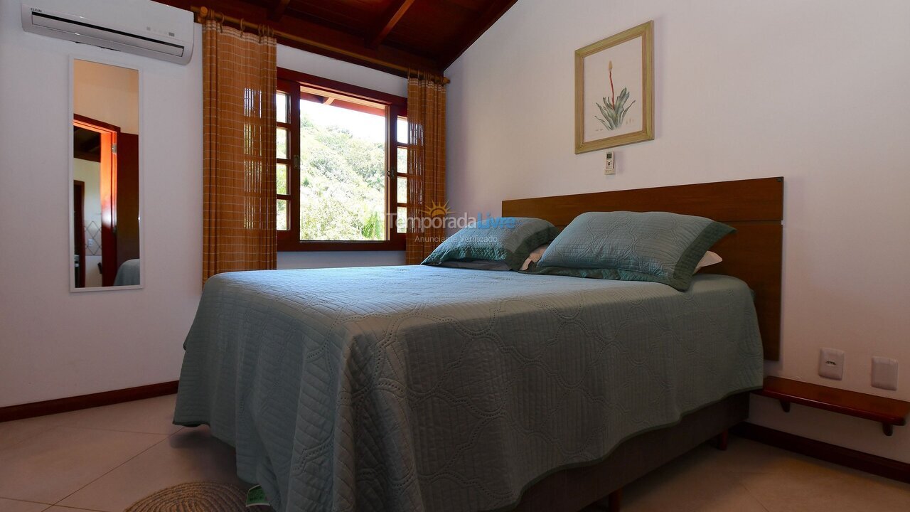 Casa para aluguel de temporada em Porto Belo (Araca)