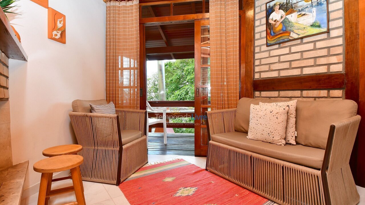 Casa para aluguel de temporada em Porto Belo (Araca)