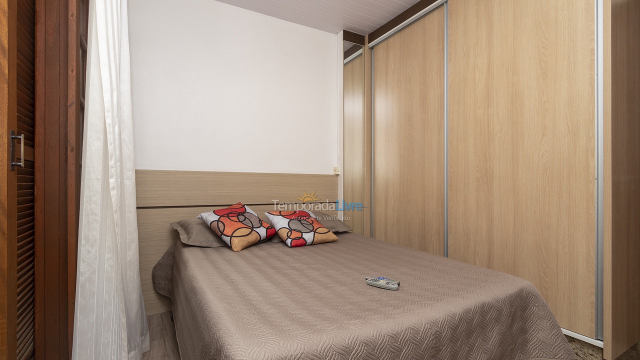 Casa para aluguel de temporada em Porto Belo (Centro)