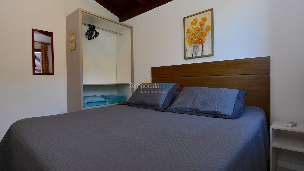 Casa para aluguel de temporada em Porto Belo (Araca)