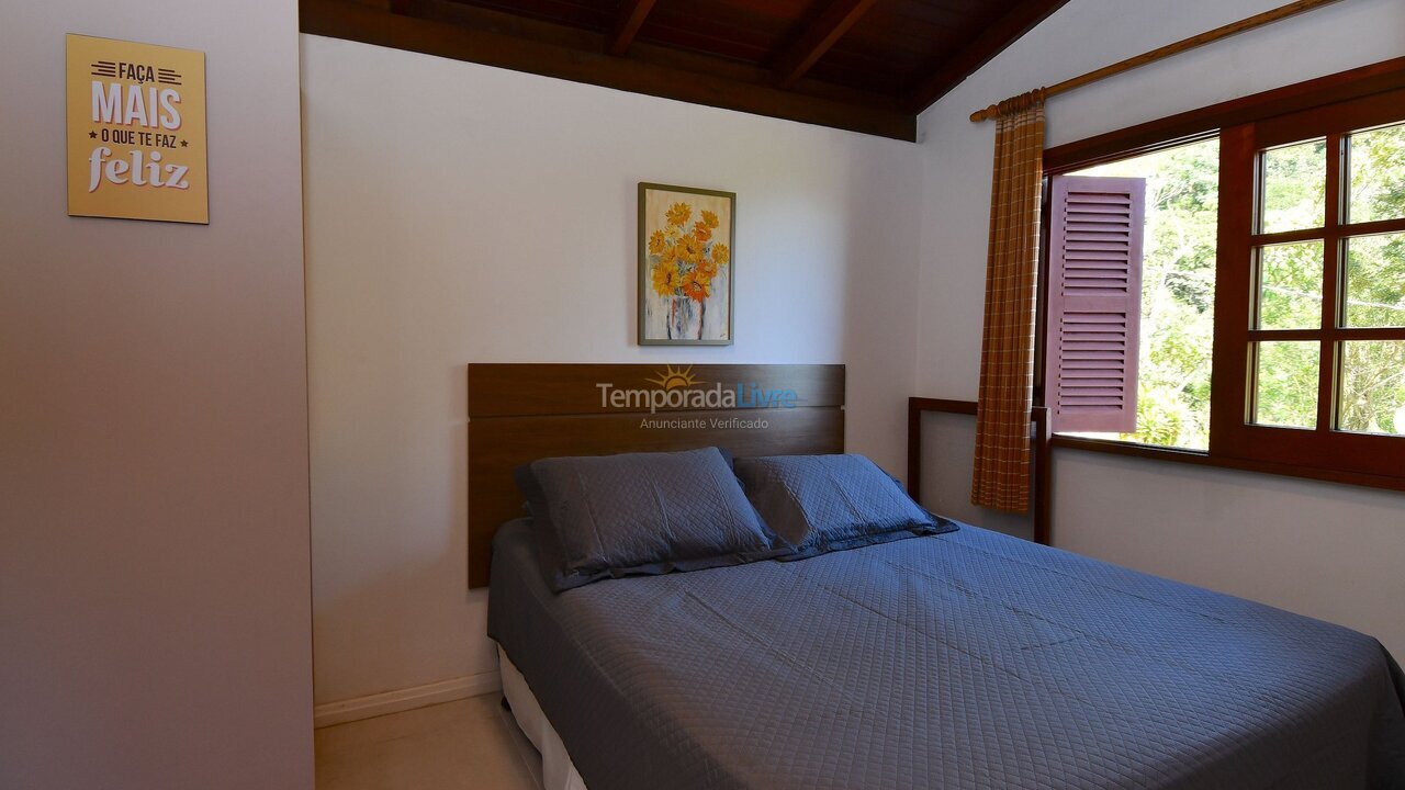 Casa para aluguel de temporada em Porto Belo (Araca)