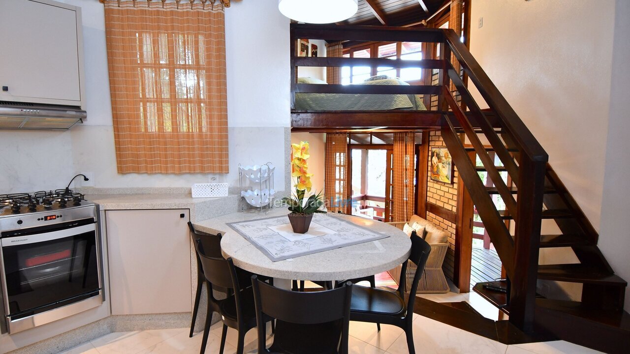 Casa para aluguel de temporada em Porto Belo (Araca)