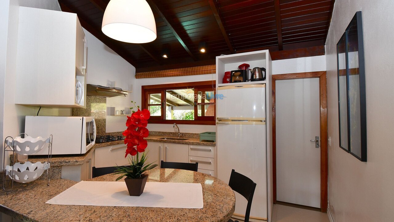 Casa para aluguel de temporada em Porto Belo (Araca)