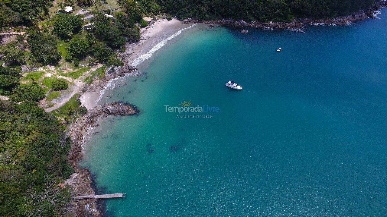 Casa para aluguel de temporada em Porto Belo (Araca)