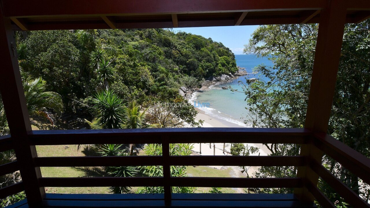 Casa para aluguel de temporada em Porto Belo (Araca)