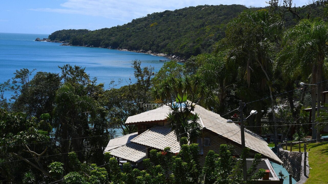 Casa para aluguel de temporada em Porto Belo (Araca)