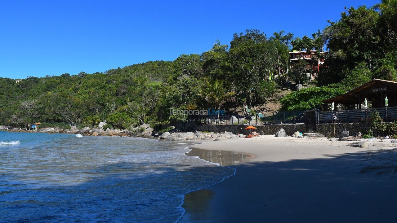 Casa para aluguel de temporada em Porto Belo (Araca)