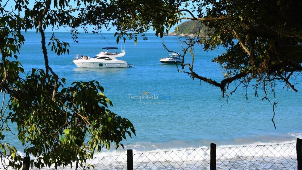 Casa para aluguel de temporada em Porto Belo (Araca)