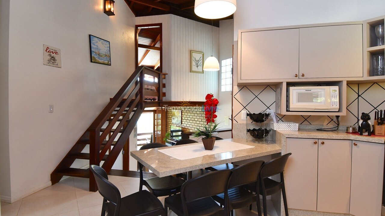 Casa para aluguel de temporada em Porto Belo (Araca)