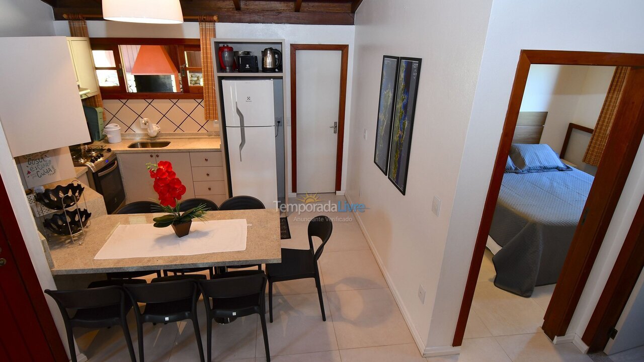 Casa para aluguel de temporada em Porto Belo (Araca)