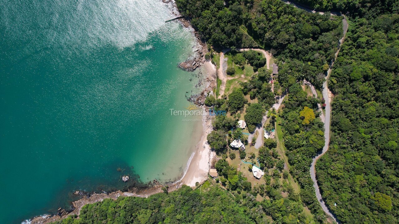 Casa para aluguel de temporada em Porto Belo (Araca)
