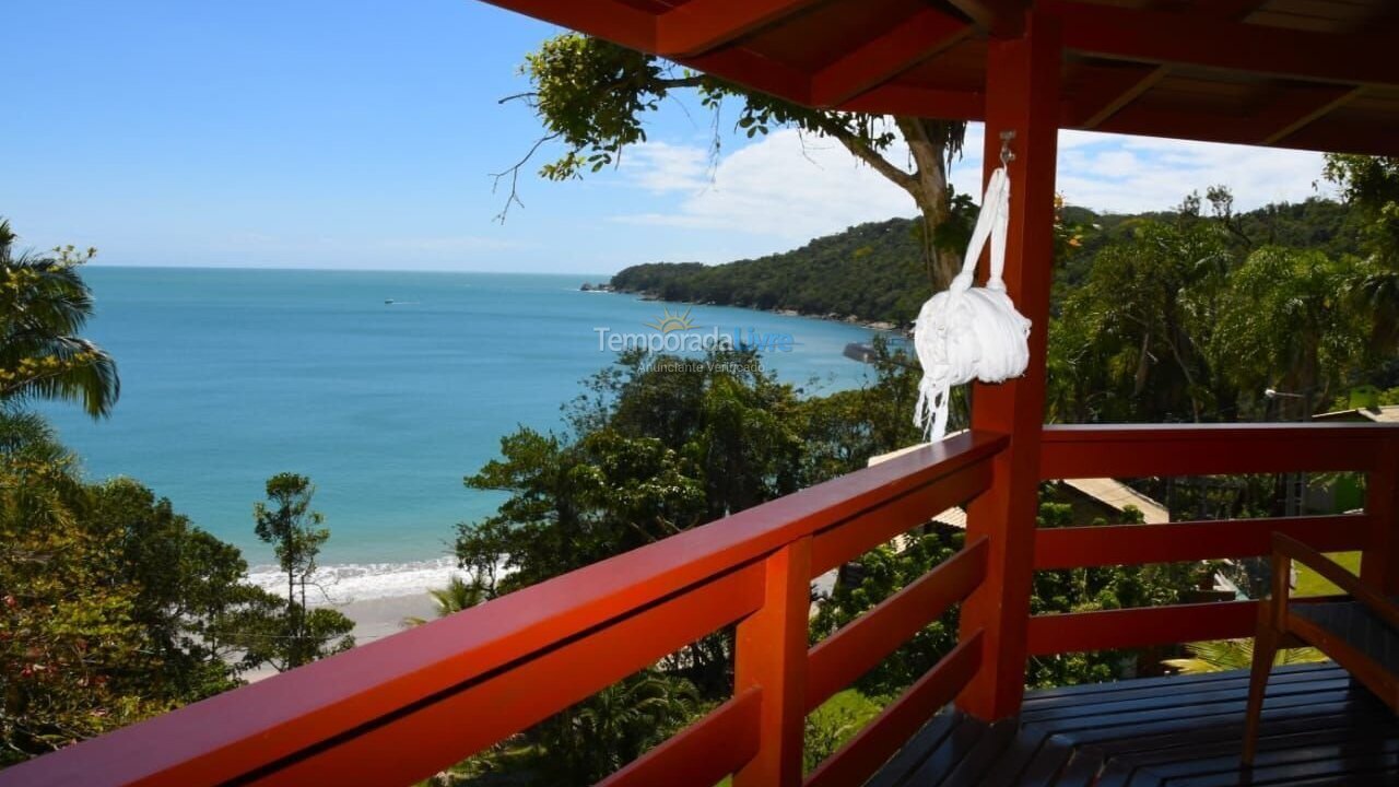 Casa para aluguel de temporada em Porto Belo (Araca)