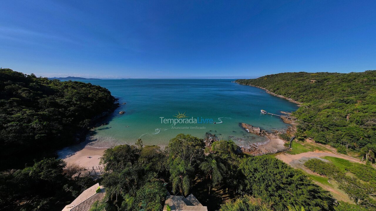 Casa para aluguel de temporada em Porto Belo (Araca)