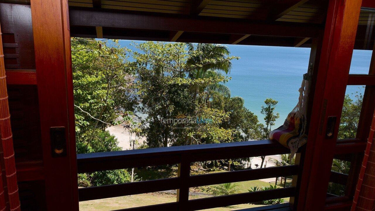Casa para aluguel de temporada em Porto Belo (Araca)