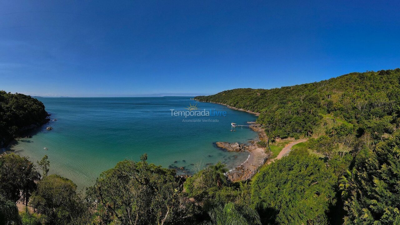 Casa para aluguel de temporada em Porto Belo (Araca)