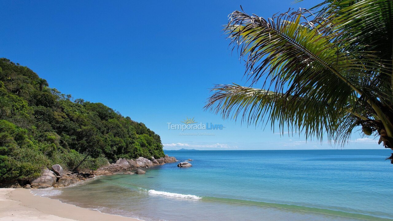 Casa para aluguel de temporada em Porto Belo (Araca)