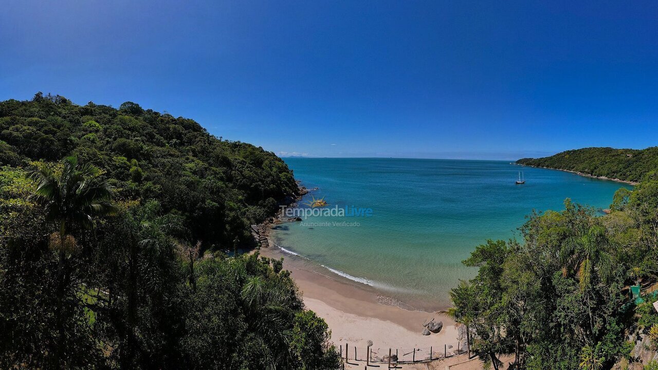 Casa para aluguel de temporada em Porto Belo (Araca)