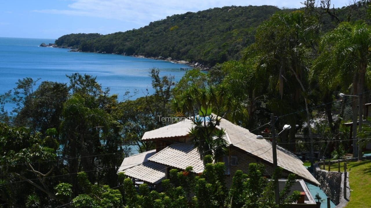 Casa para aluguel de temporada em Porto Belo (Araca)