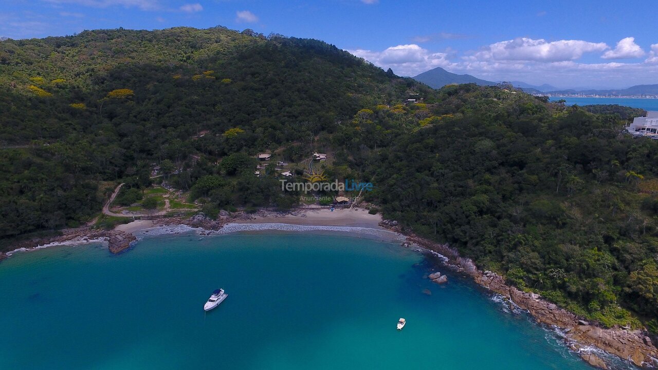 Casa para aluguel de temporada em Porto Belo (Araca)