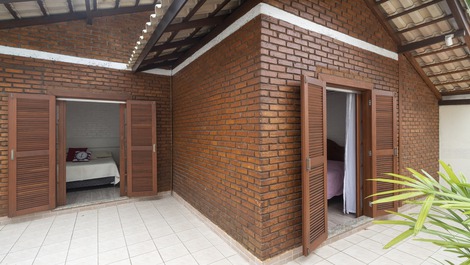 ÓTIMA CASA QUADRA MAR NA PRAIA DO CENTRO DE PORTO BELO