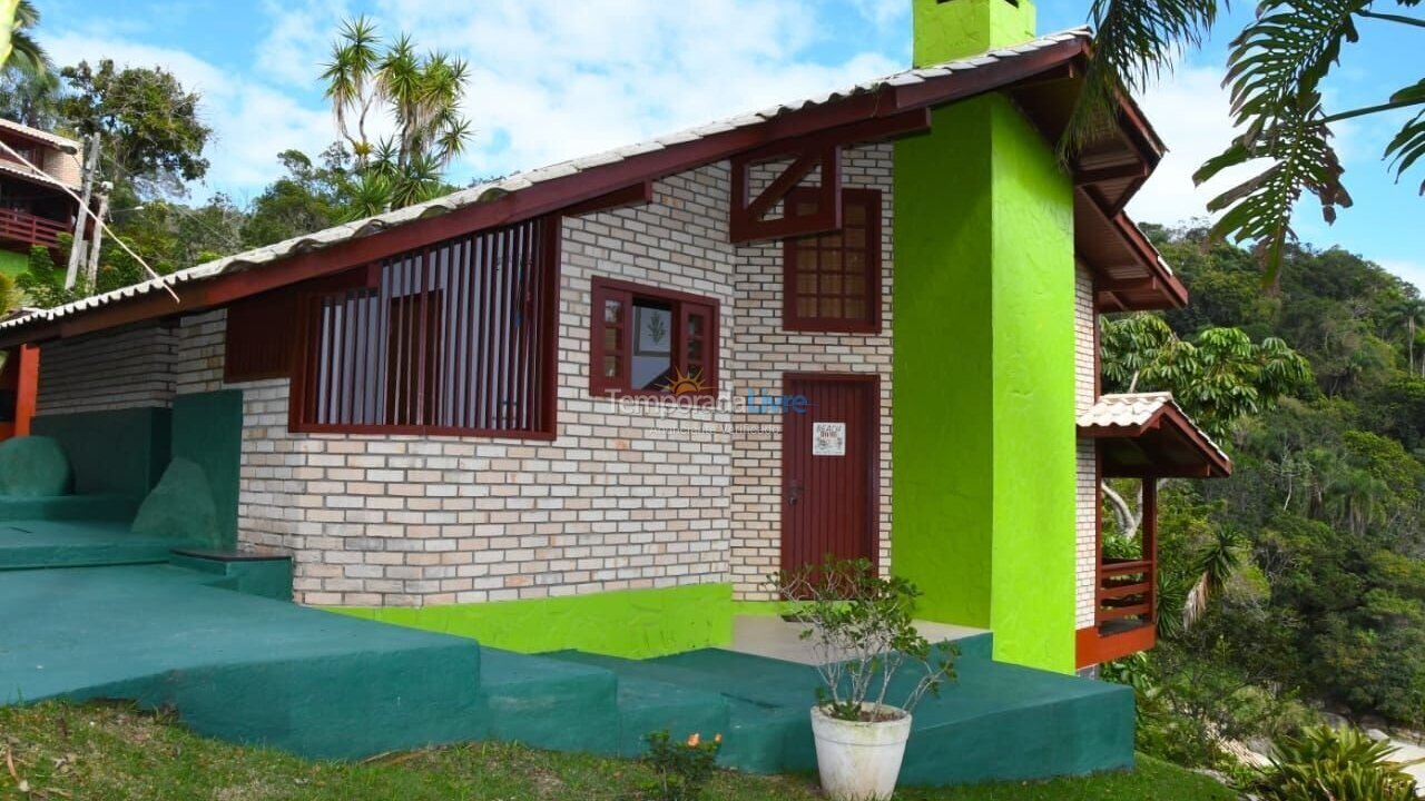 Casa para aluguel de temporada em Porto Belo (Araca)